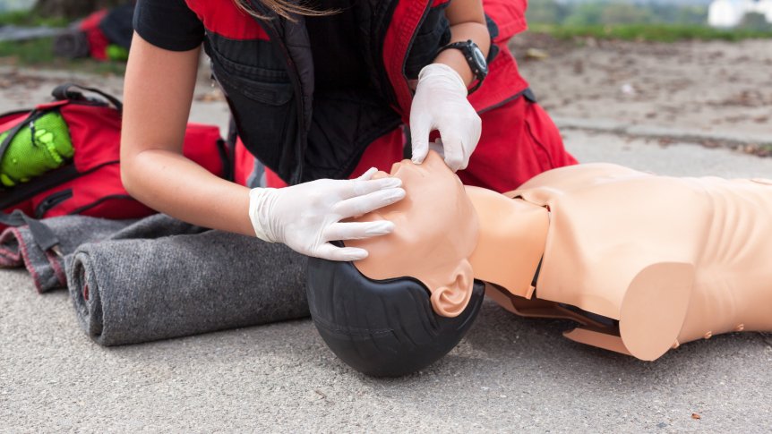 Emergency First Response Course - divecampus