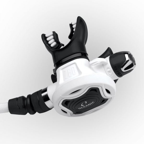 Oceanic Zeo Yoke Regulator, Black - divecampus