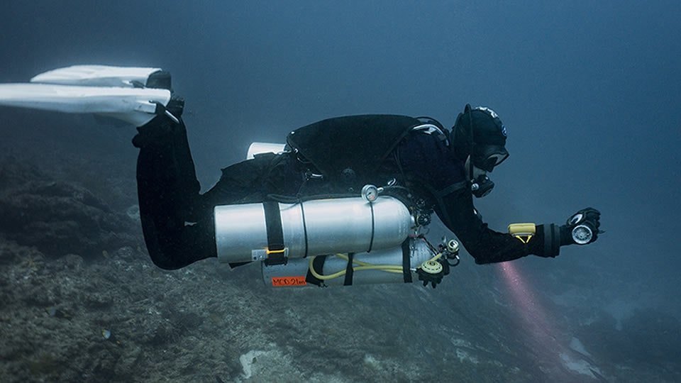 PADI Tec Sidemount Diver Specialty Course - divecampus