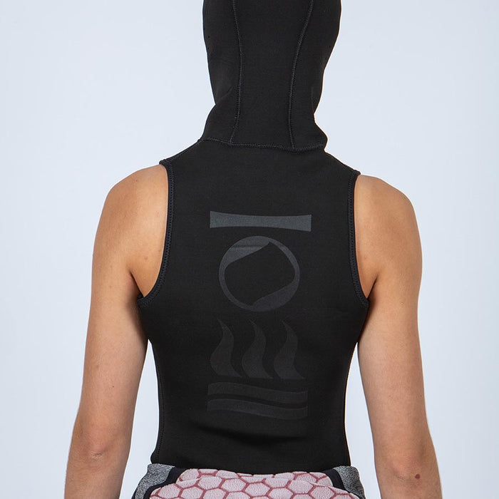 FOURTH ELEMENT WOMEN'S NEOPRENE HOODED VEST