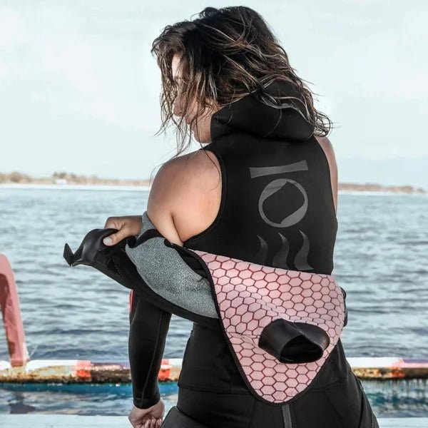 Fourth Element Women’s Hooded Vest - divecampus